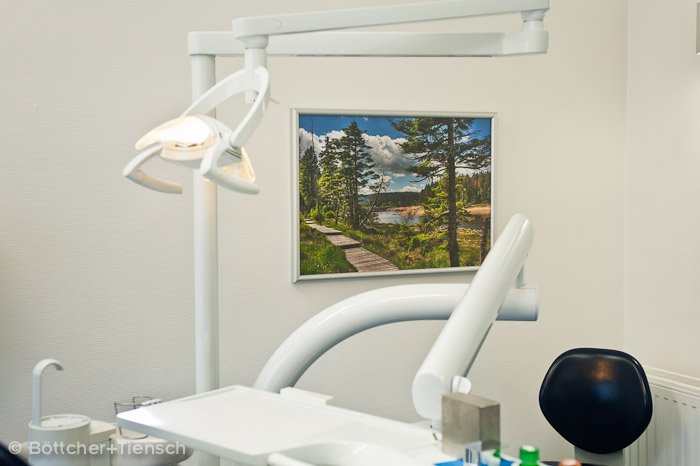 Visuelle Ausstattung der Zahnarztpraxis Uwe Remmers