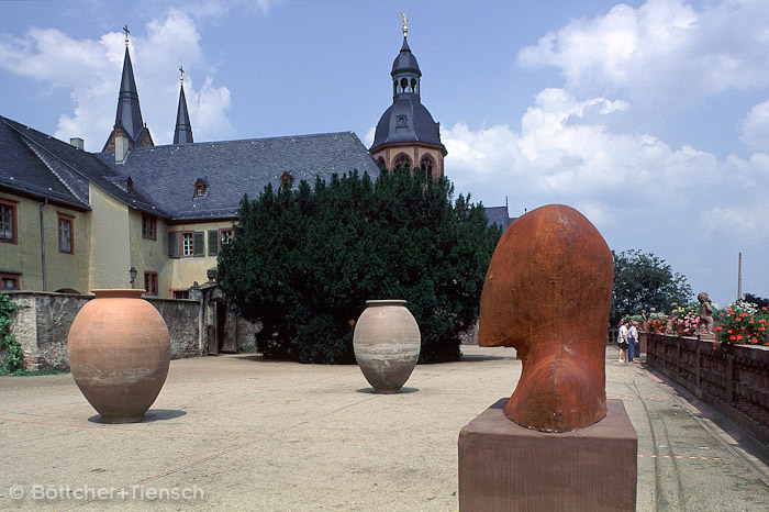 Seligenstadt, Kloster