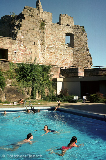 Burg Schwimmbad